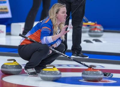 Don't compare me to Jennifer Jones, says ɫֱ curler Chelsea Carey