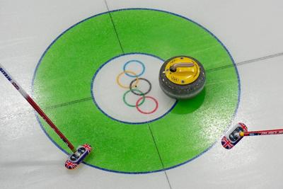 Scotland closes in on world curling semifinal spot with win over Switzerland