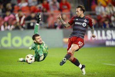 Bernardeschi scores twice to end goal drought, lift Toronto FC past FC Dallas