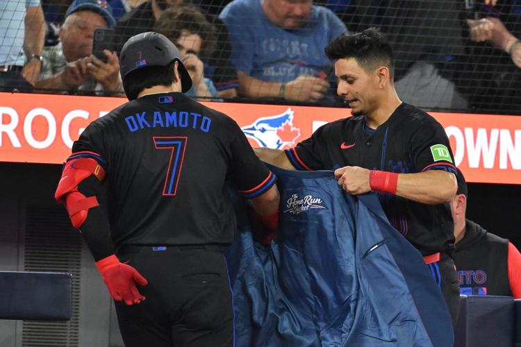 Jays lose fourth straight with 5-4 setback to Rangers