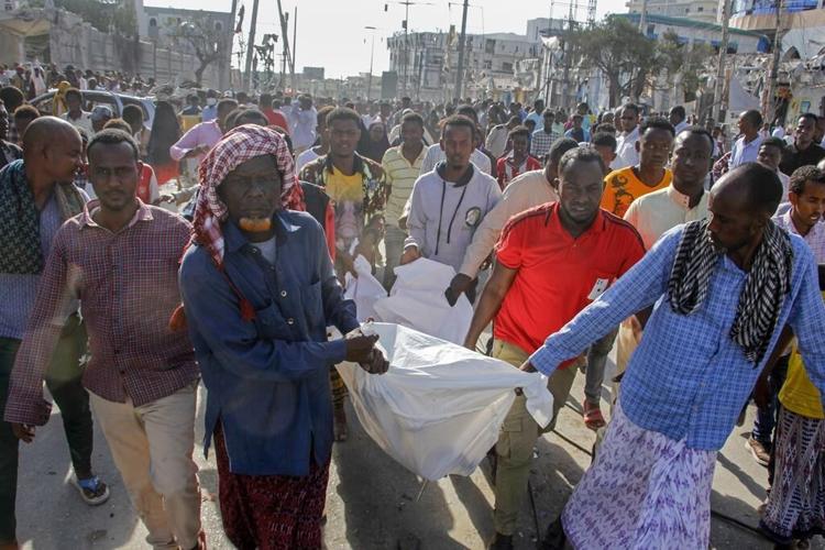 Somalia car bombings kill at least 100, president says