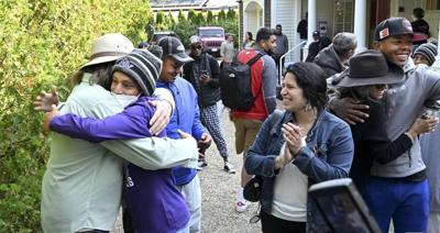 Texas sends next busload of migrants to Philadelphia