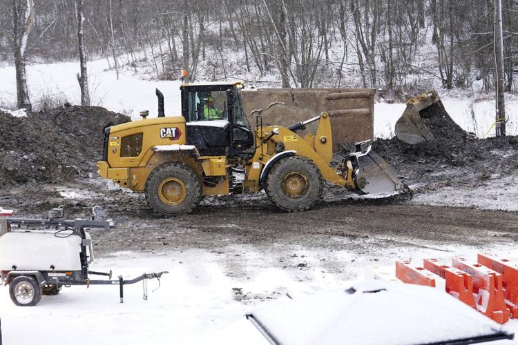 At a sinkhole above an abandoned Pennsylvania coal mine, hopes of a rescue dwindle