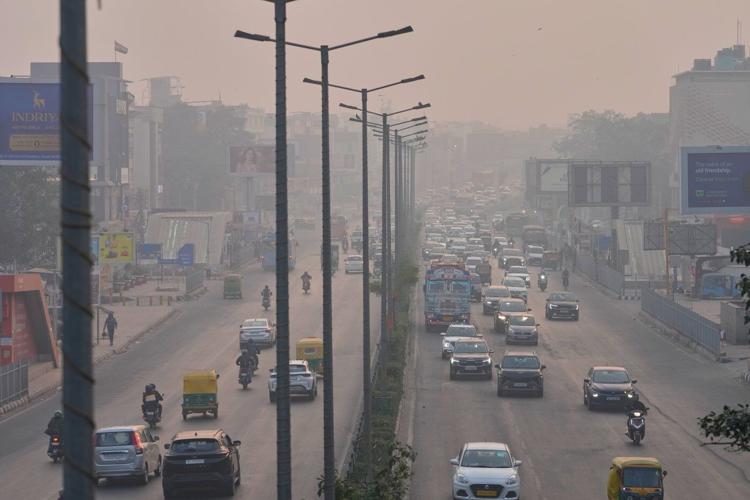 Photos show the daily struggle to breathe in New Delhi's dense winter smog