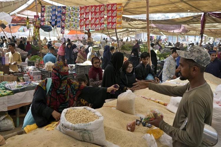 IMF slashes cash-strapped Pakistan's growth outlook to 0.5%