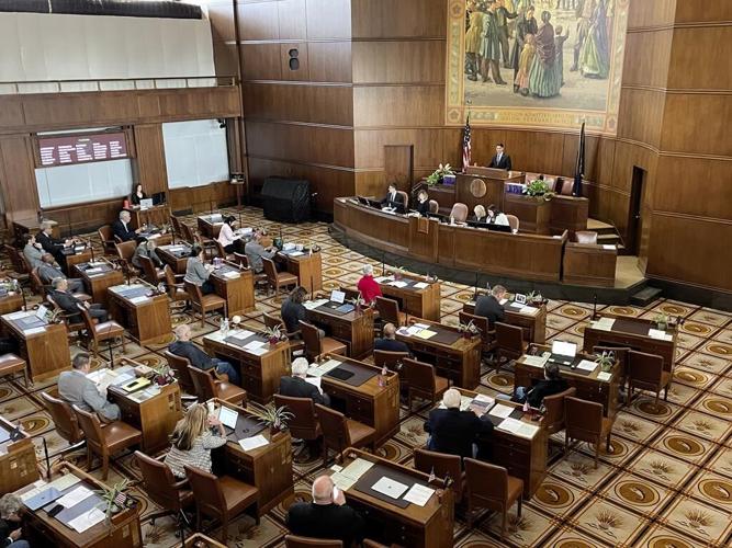 GOP boycott in Oregon halts bills on guns, abortion and more