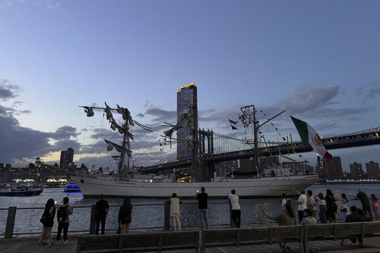 AP PHOTOS: Mexican tall ship strikes Brooklyn Bridge, snapping masts and killing 2 crew members