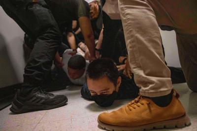Federal judge bans most arrests by federal agents in immigration courts in New York