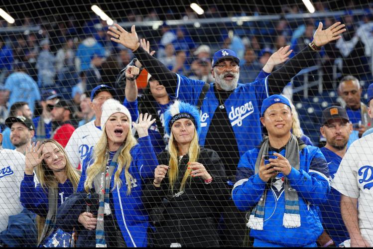 Photo-Gallery-BBO-World-Series-Game-One-2