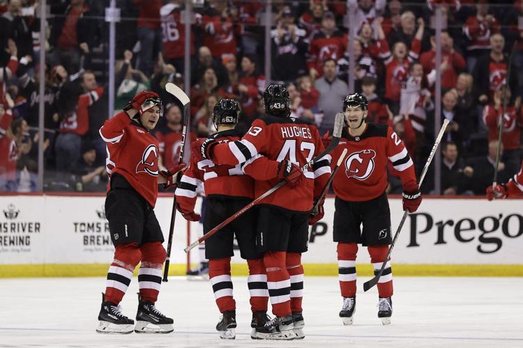 Jesper Bratt has a goal and 2 assists in the Devils' 3-2 comeback win over the Oilers