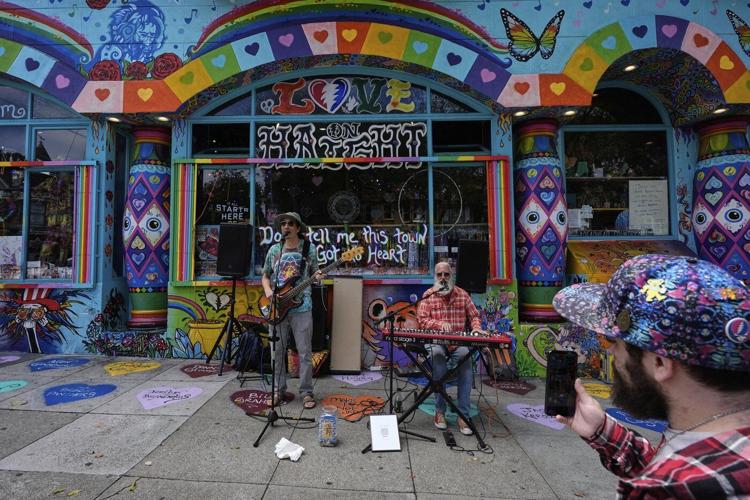 The Grateful Dead toasts its 60th with concerts at San Francisco's Golden Gate Park