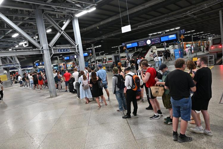 Trains halted across Germany because of communication system problem