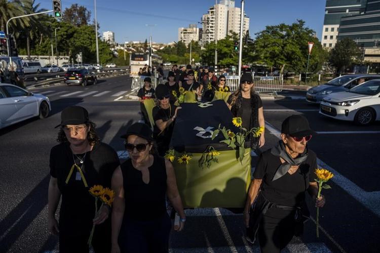 The Latest | 3 wounded in Jerusalem in car attack