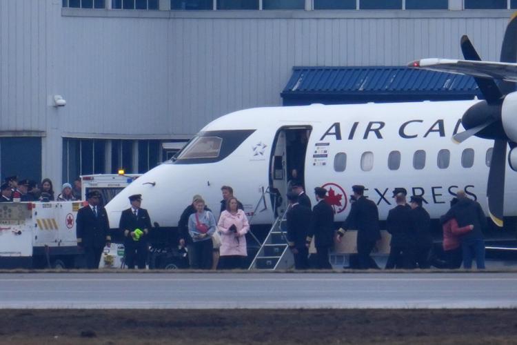 Photo-Gallery-NY-Air-Canada-Crash-Pilots 09