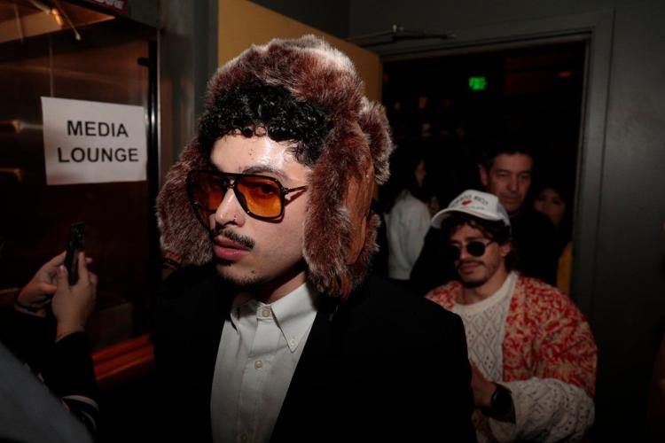 Bad Bunny look-alike contest in San Francisco draws hundreds of fans