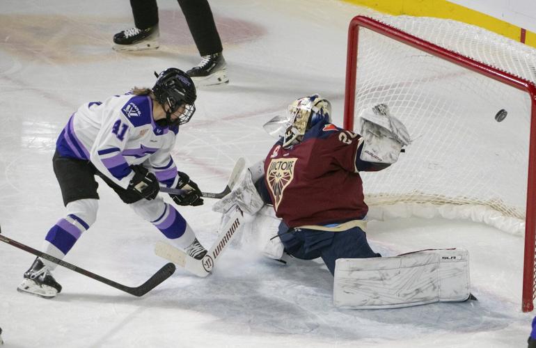 Maddie Rooney makes 21 saves, Frost blank PWHL-leading Victoire 4-0
