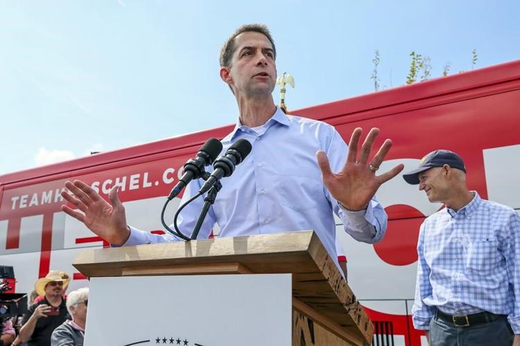 Walker gets boost from GOP leaders after abortion reports