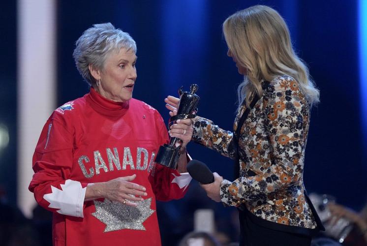 Anne Murray weighs the highs and lows of a big year, and her unexpected new album