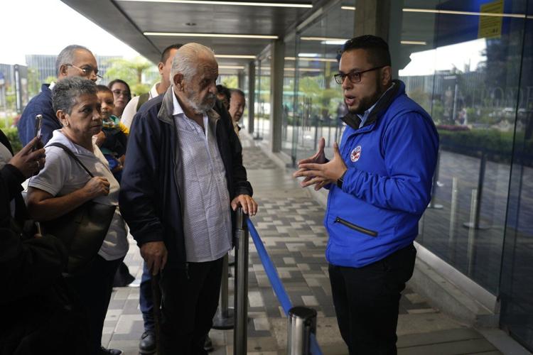Hundreds of US visa appointments canceled in Colombia following spat with Trump over deportations