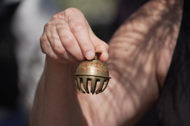 People 'bathe' in nature to get respite from chaotic news cycle