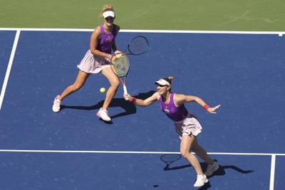 Ottawa's Dabrowski, New Zealand's Routliffe win in group stage of WTA Finals