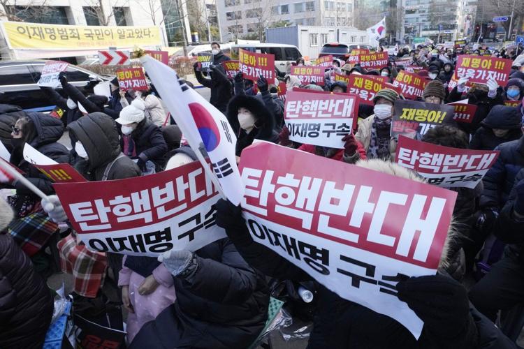 South Korea's acting leader to veto opposition-sponsored bills, deepening political strife
