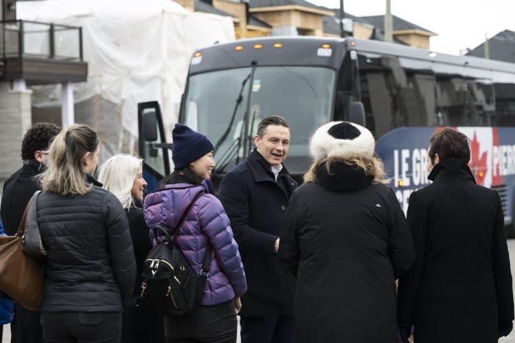 Liberals hold six-point lead over Conservatives: Leger poll