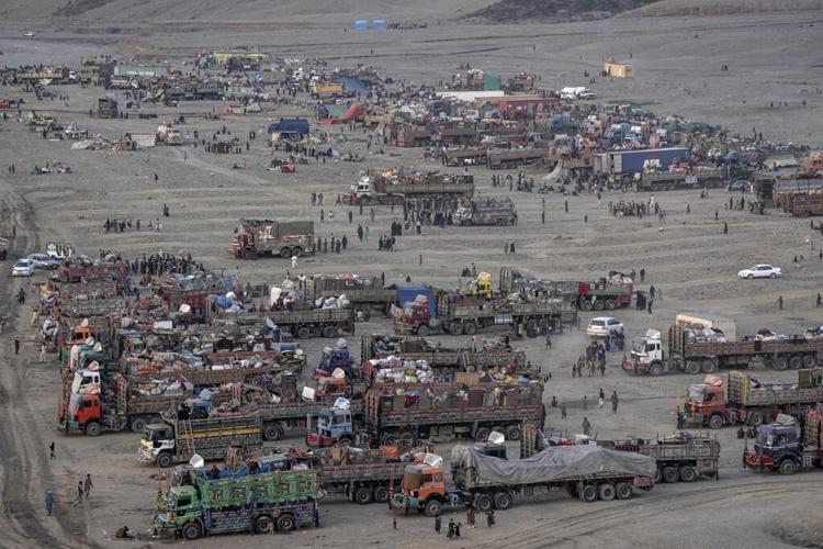 UN agency warns of Afghans dying in harsh winter if there's no proper shelter after leaving Pakistan