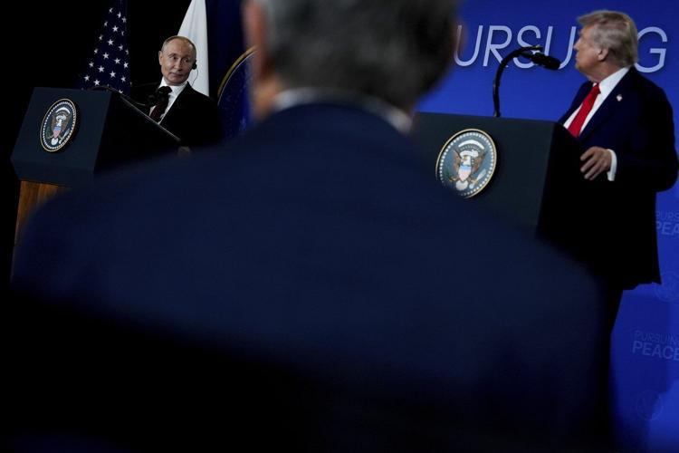 Ukraine's Zelenskyy to meet Trump on Monday after US-Russia summit secured no halt to fighting