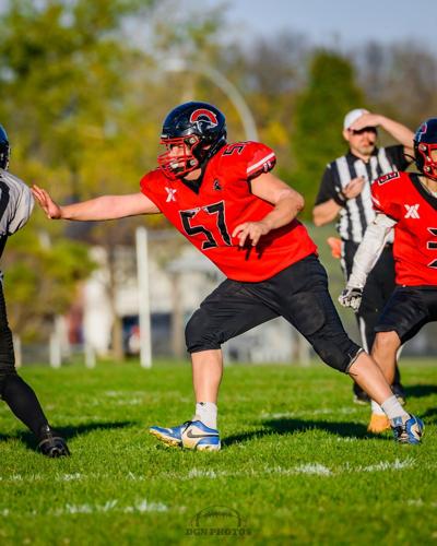 Winnipeg high school football player who sustained spinal injury in game has died