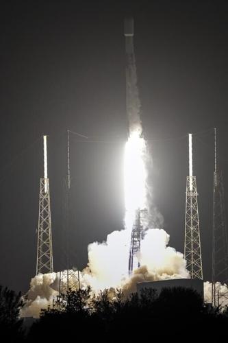 Japanese company's lander rockets toward moon with UAE rover