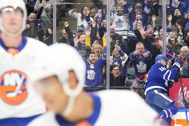 Lorentz Leap: Fourth-liner scores winner in Maple Leafs' 3-1 victory over Islanders