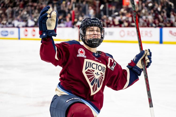 Poulin scores in third overtime as Victoire beat Frost 1-0 to tie PWHL series
