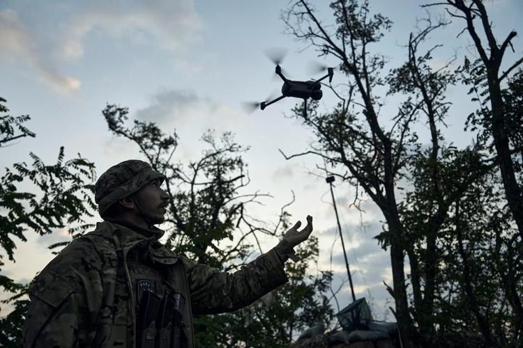 Le Canada enverra plus de 800 drones en Ukraine pour aider à la surveillance
