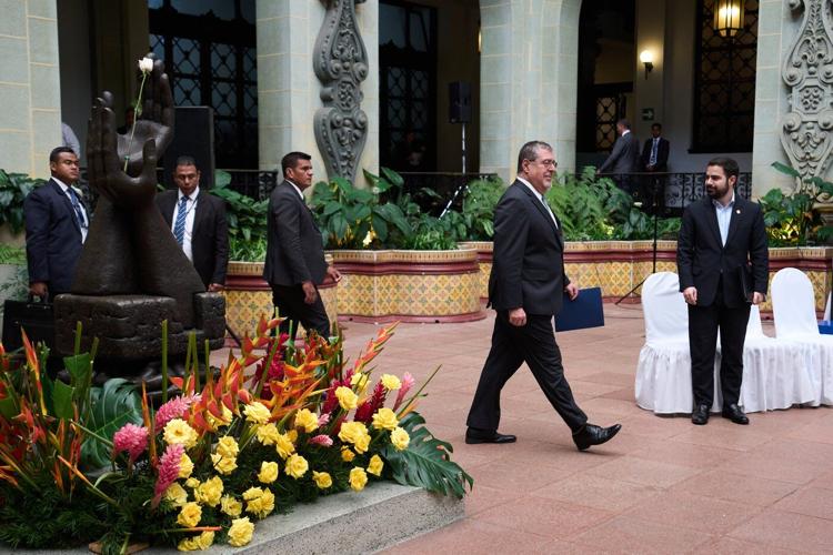 Guatemala passes anti-gang law, declares gangs terrorist groups