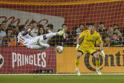Cincinnati scores late goal to edge Toronto FC 3-2, win Supporters' Shield