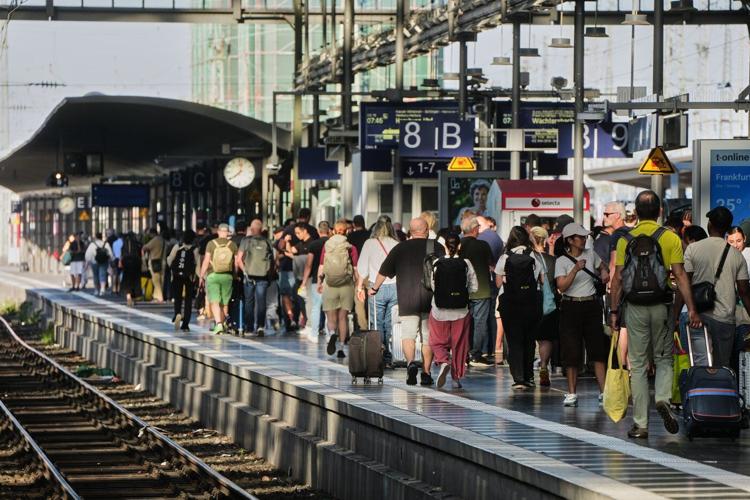 German trains are running after communication outage stranded passengers nationwide