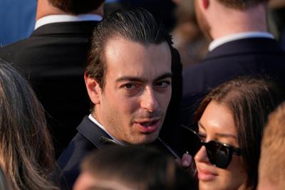 Watch those texts! Smartphones emerging as a new way for public figures to get into hot water