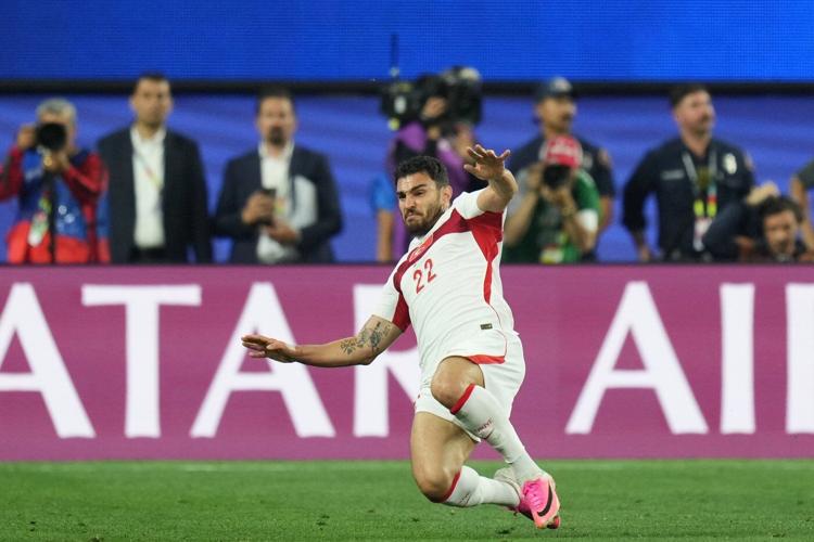 Turkey beats US 3-2 with last-gasp goal as Americans look ahead to World Cup knockout stage