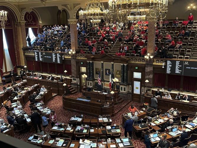 Iowa governor rejects GOP bill to increase regulations of Summit’s carbon dioxide pipeline