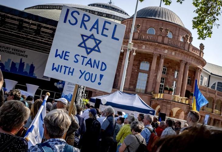 US weighs in on Roger Waters antisemitism debate, says artist has long history of denigrating Jews