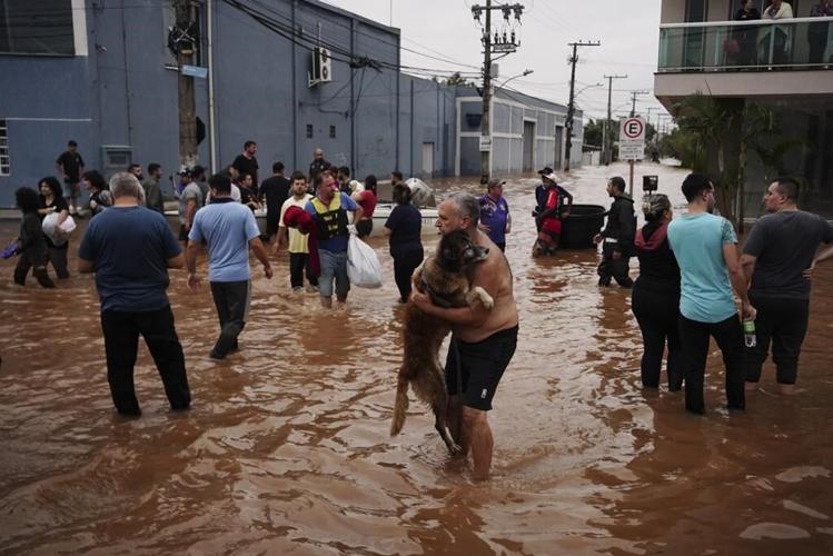 Floods in southern Brazil kill at least 75 people over 7 days, with 103 people missing