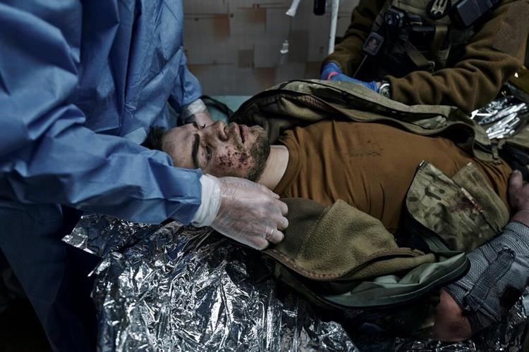 Russian forces in Crimea brace for possible Ukraine assault