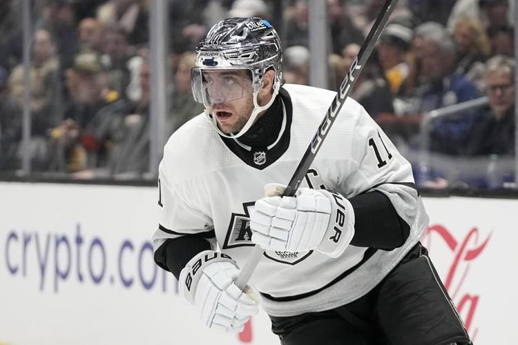 Jones helps Leafs snap three-game skid with 3-0 win over Kings