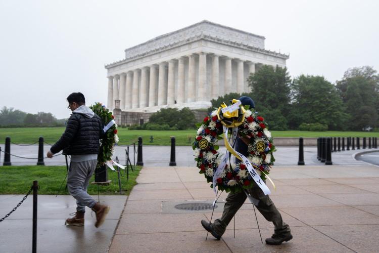 Photos of Memorial Day events remembering US soldiers and sailors