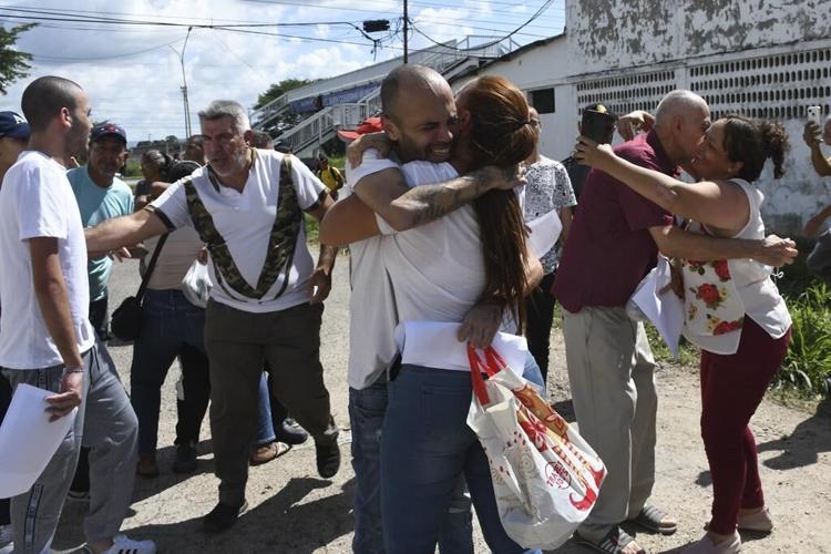 Venezuela releases from prison some of the thousands detained after presidential election