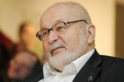 František Janouch, a Czech nuclear physicist who supported dissidents from Sweden, dies at age 92