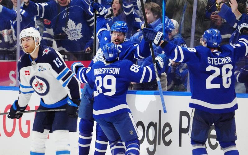 Matthews's hat trick, game-winner leads Maple Leafs to 6-5 comeback win over Jets