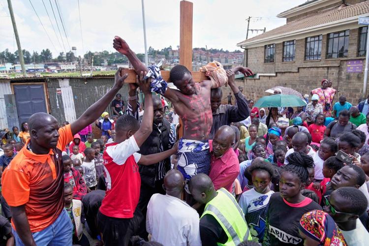 PHOTO COLLECTION: Holy Week Around the World