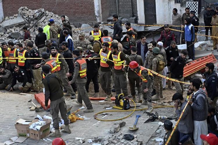 Death toll from Pakistan mosque suicide bombing rises to 88